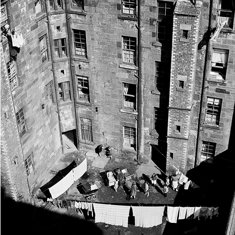 Image of Back Court, Gorbals (1963) by Oscar Marzaroli