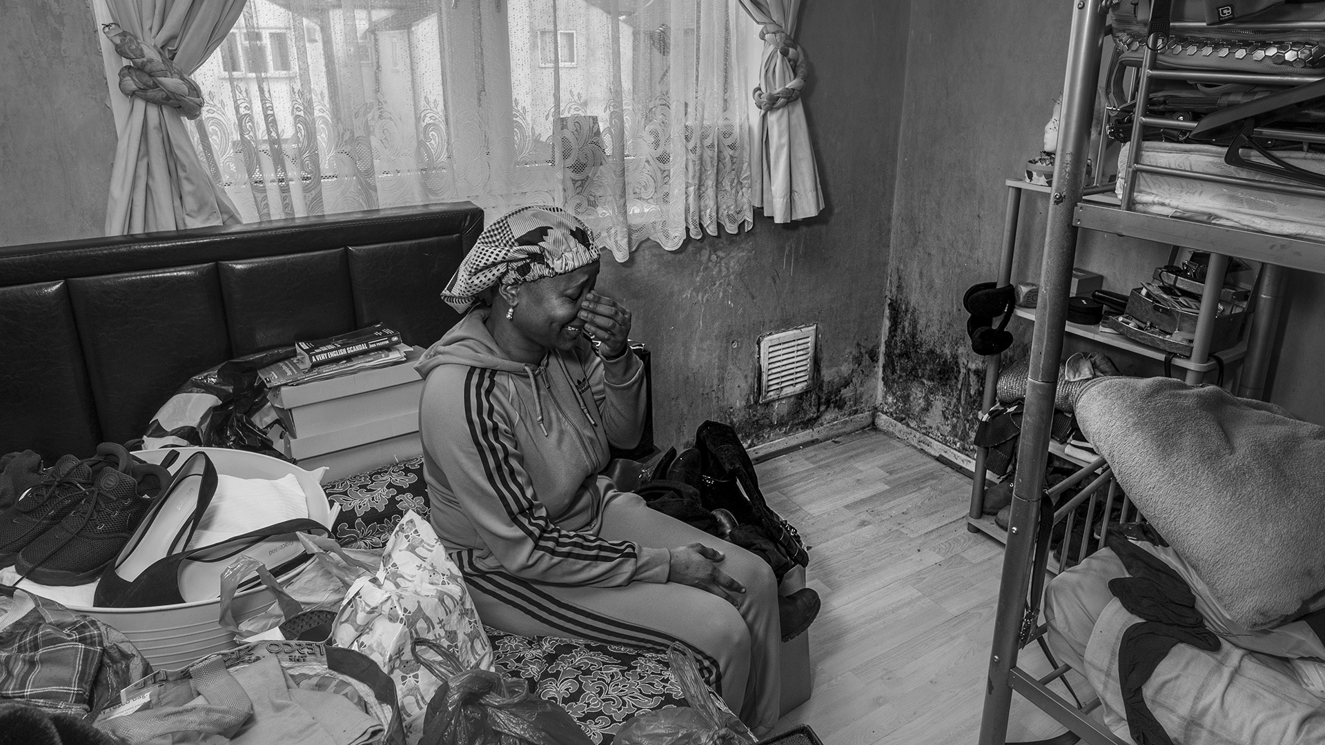18 Uche in bedroom_72pi_1920px_banner.jpg